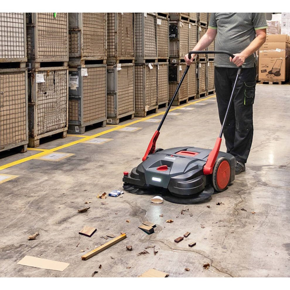 Mit Service-Garantie. Kehrmaschine HS770 CAS