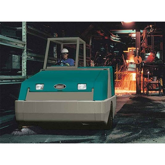 Avec garantie de service. Balayeuse-aspirante industrielle autoportée Tennant 800
